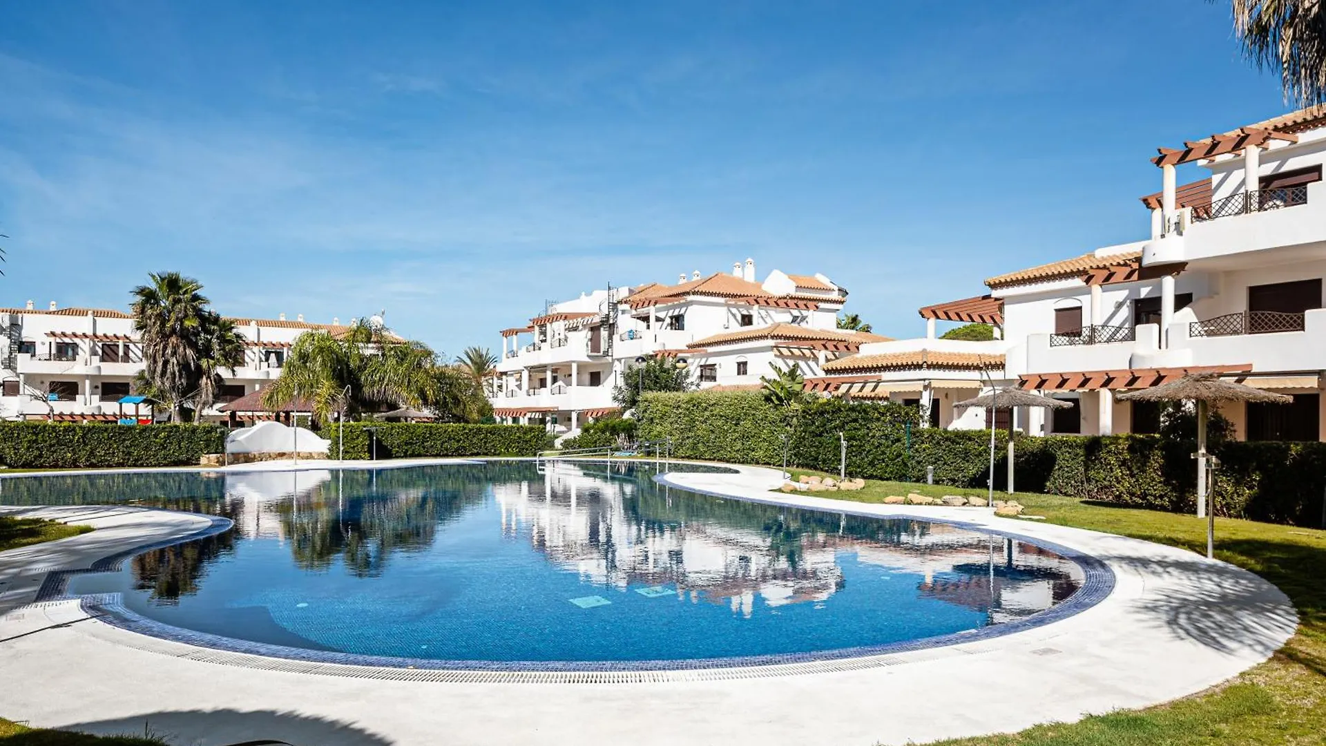 Apartamento Familiar Muy Soleado Cerca De La Playa Y Parking Incluido Chiclana de la Frontera España