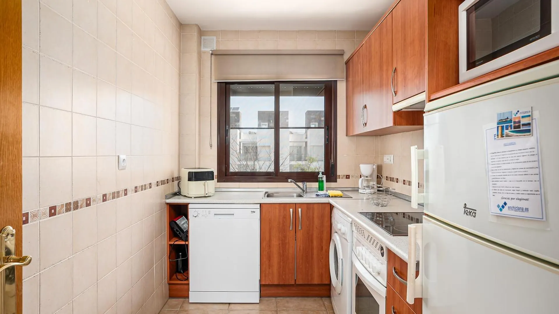 Apartamento Familiar Muy Soleado Cerca De La Playa Y Parking Incluido Chiclana de la Frontera España