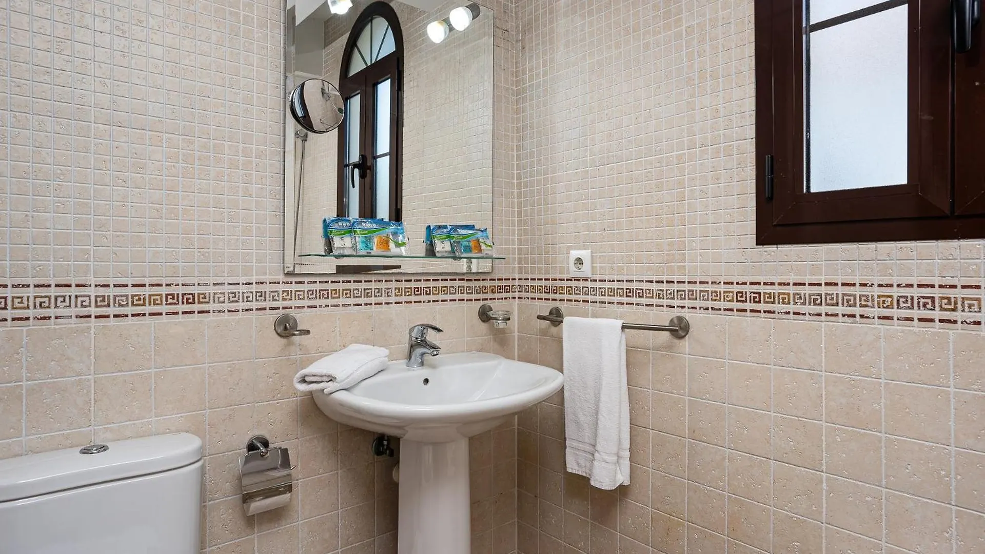 Apartamento Familiar Muy Soleado Cerca De La Playa Y Parking Incluido 奇克拉纳－德拉弗龙特拉 0*,