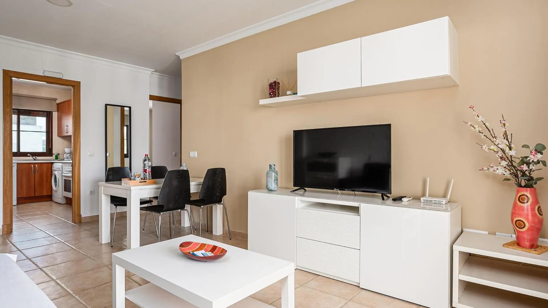 Apartamento Familiar Muy Soleado Cerca De La Playa Y Parking Incluido 奇克拉纳－德拉弗龙特拉 0*,  西班牙