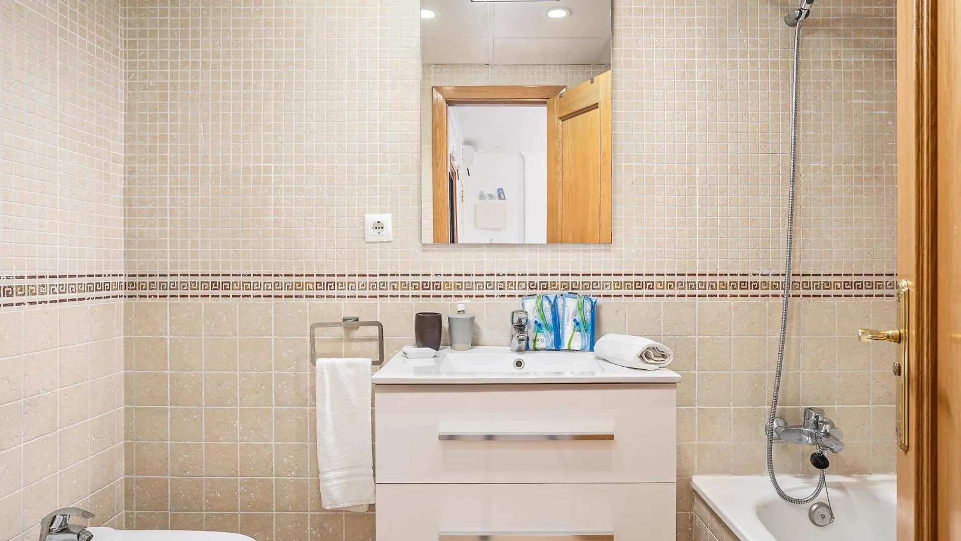 Apartamento Familiar Muy Soleado Cerca De La Playa Y Parking Incluido 奇克拉纳－德拉弗龙特拉 公寓