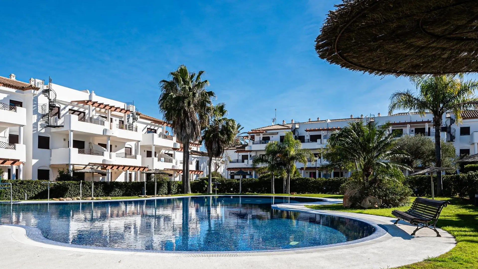 Apartment Apartamento Familiar Muy Soleado Cerca De La Playa Y Parking Incluido Chiclana de la Frontera