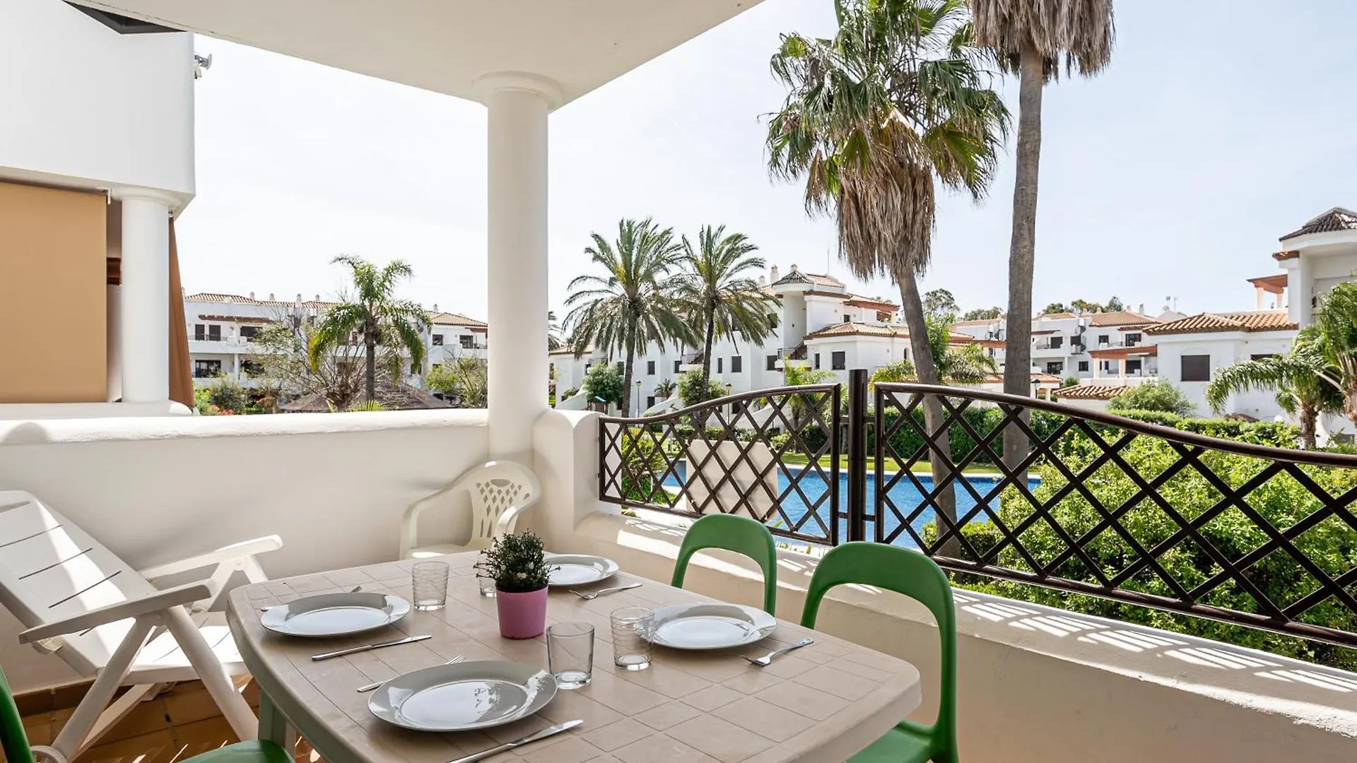 Apartment Apartamento Familiar Muy Soleado Cerca De La Playa Y Parking Incluido Chiclana de la Frontera